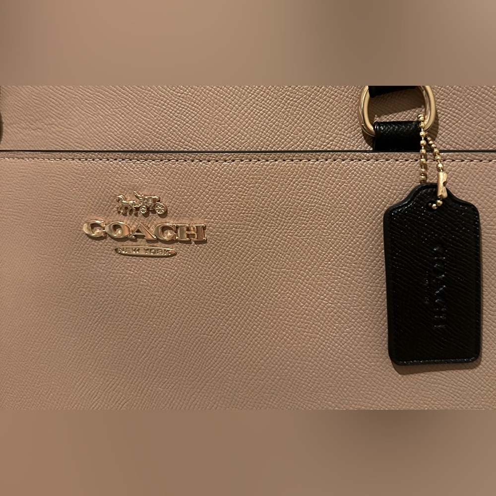 Large Coach Tote - Beige and Black Shoulder Bag with laptop pocket. - Picture 6 of 10